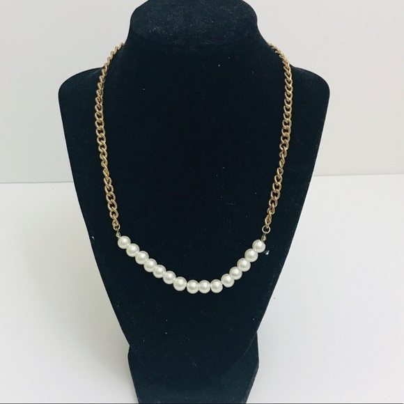 🔴CLEARANCE🔴 Gold and Pearl Necklace - Picture 1 of 1